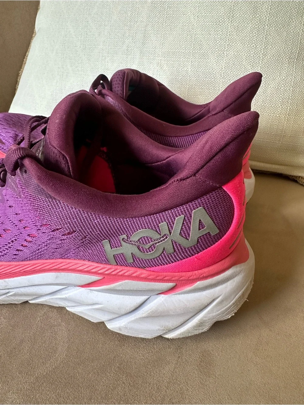 Hoka Women's Clifton 8 Purple and Pink Road Running Shoe size 10